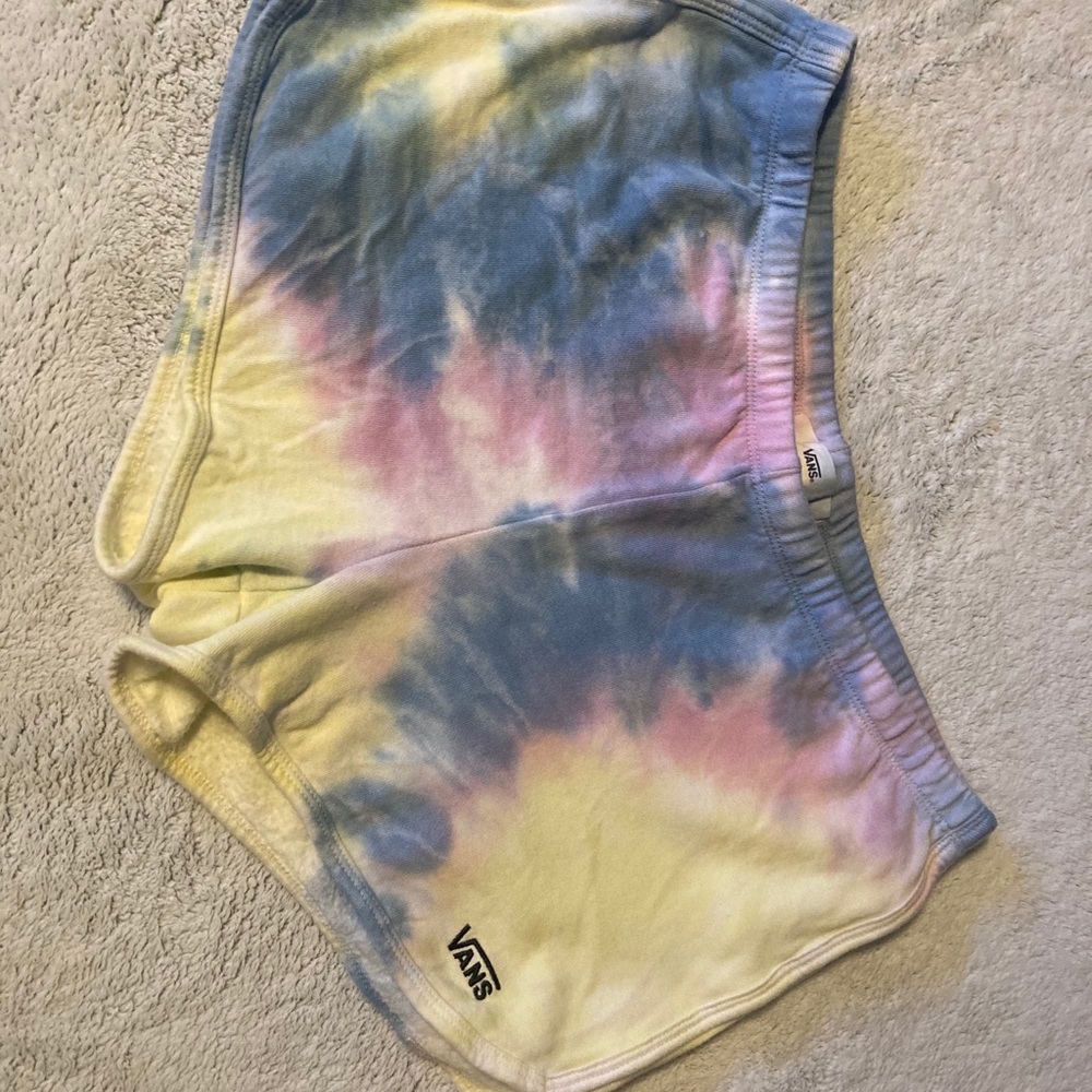 Van’s tiedye shorts